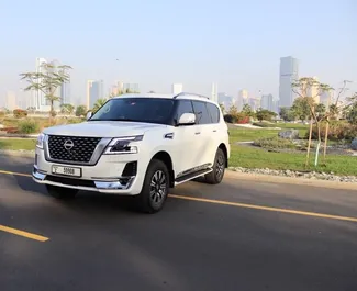 Noleggio auto Nissan Patrol 2023 negli Emirati Arabi Uniti, con carburante Benzina e 400 cavalli di potenza ➤ A partire da 500 AED al giorno.