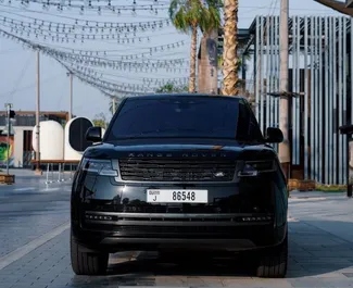 Vista frontale di un noleggio Land Rover Range Rover a Dubai, Emirati Arabi Uniti ✓ Auto #13631. ✓ Cambio Automatico TM ✓ 0 recensioni.