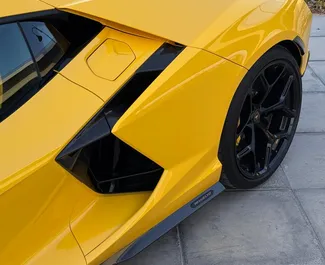 Lamborghini Aventador 2024 con sistema A trazione integrale, disponibile a Dubai.