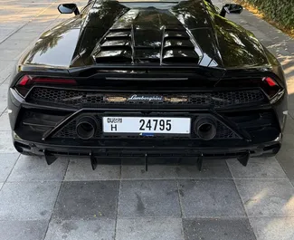 Vista frontale di un noleggio Lamborghini Huracan a Dubai, Emirati Arabi Uniti ✓ Auto #13599. ✓ Cambio Automatico TM ✓ 0 recensioni.