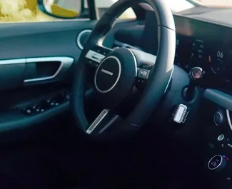 Noleggio auto Hyundai Sonata 2025 negli Emirati Arabi Uniti, con carburante Benzina e 191 cavalli di potenza ➤ A partire da 200 AED al giorno.