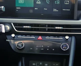 Noleggio Hyundai Sonata. Auto Comfort, Premium per il noleggio negli Emirati Arabi Uniti ✓ Cauzione di Deposito di 2500 AED ✓ Opzioni assicurative RCT.