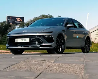 Motore Benzina da 45,0L di Hyundai Sonata 2025 per il noleggio a Dubai.