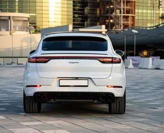 Porsche Cayenne 2019 con sistema A trazione integrale, disponibile a Dubai.