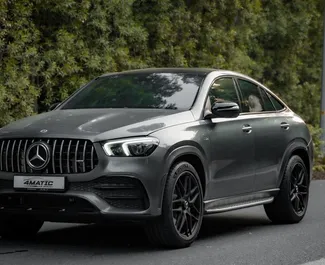 Vista frontale di un noleggio Mercedes-Benz GLE-Class a Dubai, Emirati Arabi Uniti ✓ Auto #13611. ✓ Cambio Automatico TM ✓ 0 recensioni.