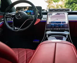 Motore Benzina da 3,0L di Mercedes-Benz S500 2021 per il noleggio a Dubai.