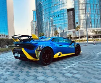 Lamborghini Huracan STO 2023 disponibile per il noleggio a Dubai, con limite di chilometraggio di illimitato.