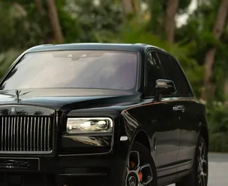 Noleggio auto Rolls-Royce Cullinan #13583 Automatico a Dubai, dotata di motore 45,0L ➤ Da Mohammad negli Emirati Arabi Uniti.