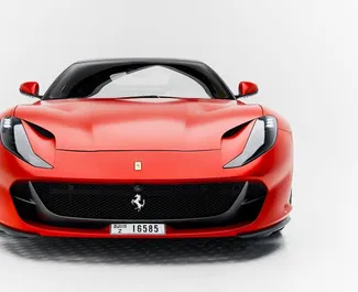 Vista frontale di un noleggio Ferrari 812 Superfast a Dubai, Emirati Arabi Uniti ✓ Auto #13587. ✓ Cambio Automatico TM ✓ 0 recensioni.