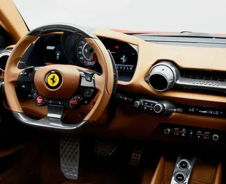 Ferrari 812 Superfast 2019 disponibile per il noleggio a Dubai, con limite di chilometraggio di illimitato.