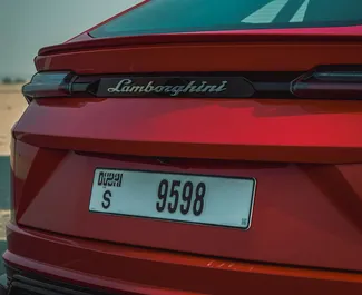 Lamborghini Urus 2022 con sistema A trazione integrale, disponibile a Dubai.