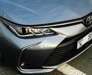 Noleggio auto Toyota Corolla Sedan 2025 negli Emirati Arabi Uniti, con carburante Benzina e 169 cavalli di potenza ➤ A partire da 120 AED al giorno.
