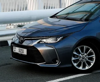 Toyota Corolla Sedan 2025 con sistema A trazione anteriore, disponibile a Dubai.
