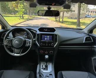 Interni di Subaru Crosstrek in affitto in Georgia. Un'ottima auto da 5 posti con cambio Automatico.