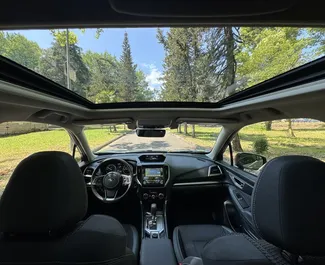 Interni di Subaru Forester in affitto in Georgia. Un'ottima auto da 5 posti con cambio Automatico.