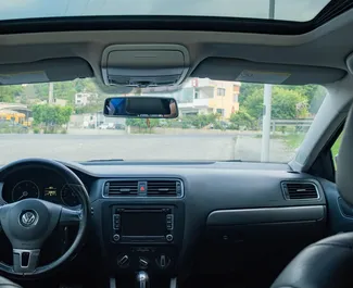 Noleggio auto Volkswagen Jetta 2015 in Albania, con carburante Diesel e 120 cavalli di potenza ➤ A partire da 15 EUR al giorno.