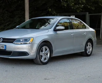 Noleggio auto Volkswagen Jetta 2015 in Albania, con carburante Diesel e 120 cavalli di potenza ➤ A partire da 15 EUR al giorno.