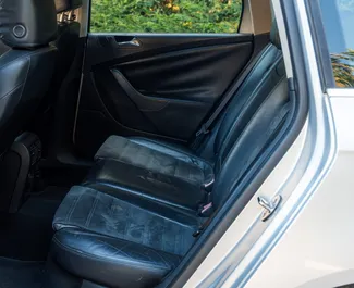 Noleggio Volkswagen Passat Variant. Auto Comfort, Premium per il noleggio in Albania ✓ Cauzione di Senza deposito ✓ Opzioni assicurative RCT.