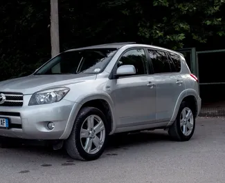 Vista frontale di un noleggio Toyota Rav4 a Durazzo, Albania ✓ Auto #10094. ✓ Cambio Manuale TM ✓ 2 recensioni.