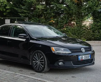 Noleggio Volkswagen Jetta. Auto Economica, Comfort per il noleggio in Albania ✓ Cauzione di Senza deposito ✓ Opzioni assicurative RCT.