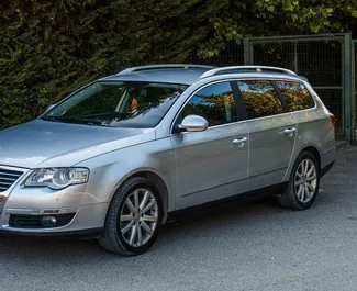 Vista frontale di un noleggio Volkswagen Passat Variant a Durazzo, Albania ✓ Auto #9430. ✓ Cambio Automatico TM ✓ 4 recensioni.