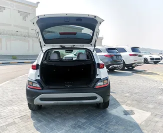 Vista frontale di un noleggio Hyundai Kona a Dubai, Emirati Arabi Uniti ✓ Auto #13594. ✓ Cambio Automatico TM ✓ 0 recensioni.