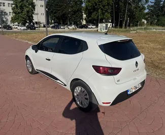 Renault Clio 4 2019 disponibile per il noleggio a Budva, con limite di chilometraggio di illimitato.