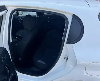 Vista frontale di un noleggio Peugeot 208 a Budva, Montenegro ✓ Auto #10496. ✓ Cambio Manuale TM ✓ 0 recensioni.