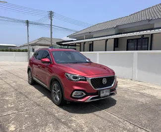 Noleggio MG HS. Auto  per il noleggio in Thailandia ✓ Cauzione di Deposito di 7000 THB ✓ Opzioni assicurative RCT, CDW, SCDW, FDW, Furto, Giovane.