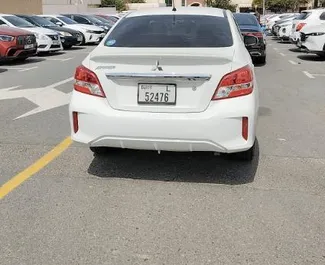Vista frontale di un noleggio Mitsubishi Attrage a Dubai, Emirati Arabi Uniti ✓ Auto #13926. ✓ Cambio Automatico TM ✓ 0 recensioni.