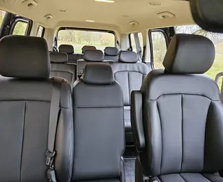 Hyundai Staria 2024 con sistema A trazione anteriore, disponibile a Minsk.