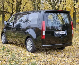 Noleggio Hyundai Staria. Auto Comfort, Monovolume per il noleggio in Bielorussia ✓ Cauzione di Deposito di 500 USD ✓ Opzioni assicurative RCT, CDW, SCDW, Furto, All'estero, Giovane.