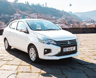 Vista frontale di un noleggio Mitsubishi Attrage a Tbilisi, Georgia ✓ Auto #13650. ✓ Cambio Automatico TM ✓ 0 recensioni.