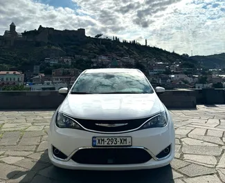 Noleggio auto Chrysler Voyager #13653 Automatico a Tbilisi, dotata di motore 3,6L ➤ Da Giorgi in Georgia.
