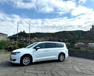 Noleggio auto Chrysler Voyager 2023 in Georgia, con carburante Benzina e 287 cavalli di potenza ➤ A partire da 170 GEL al giorno.