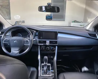 Vista frontale di un noleggio Mitsubishi Xpander a Dubai, Emirati Arabi Uniti ✓ Auto #13988. ✓ Cambio Automatico TM ✓ 0 recensioni.
