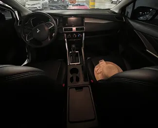 Vista frontale di un noleggio Mitsubishi Xpander a Dubai, Emirati Arabi Uniti ✓ Auto #13993. ✓ Cambio Automatico TM ✓ 0 recensioni.