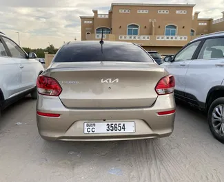 Vista frontale di un noleggio Kia Pegas a Dubai, Emirati Arabi Uniti ✓ Auto #14005. ✓ Cambio Automatico TM ✓ 0 recensioni.
