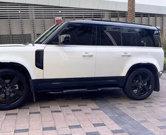 Motore Benzina da 5,0L di Land Rover Defender 2024 per il noleggio a Dubai.
