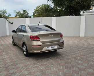 Vista frontale di un noleggio Kia Pegas a Dubai, Emirati Arabi Uniti ✓ Auto #14007. ✓ Cambio Automatico TM ✓ 0 recensioni.