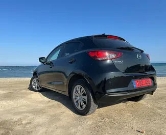 Noleggio Mazda 2. Auto Economica per il noleggio a Cipro ✓ Cauzione di Senza deposito ✓ Opzioni assicurative RCT, CDW, SCDW, Passeggeri, Furto, Giovane.