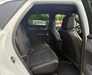 Cadillac XT4 2023 disponibile per il noleggio a Tbilisi, con limite di chilometraggio di illimitato.