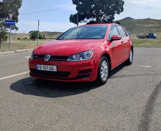 Vista frontale di un noleggio Volkswagen Golf 8 a Tbilisi, Georgia ✓ Auto #14054. ✓ Cambio Automatico TM ✓ 0 recensioni.
