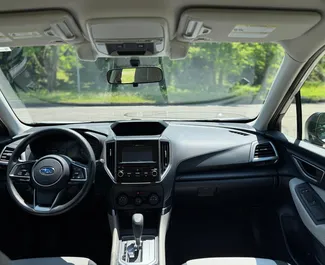 Interni di Subaru Forester in affitto in Georgia. Un'ottima auto da 5 posti con cambio Automatico.