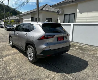 Noleggio auto Toyota Yaris Cross 2025 in Thailandia, con carburante Ibrido e 116 cavalli di potenza ➤ A partire da 900 THB al giorno.