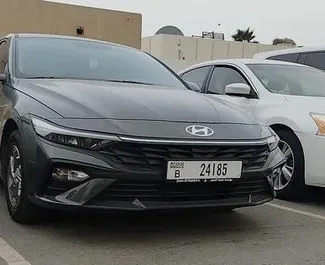 Vista frontale di un noleggio Hyundai Elantra a Dubai, Emirati Arabi Uniti ✓ Auto #13943. ✓ Cambio Automatico TM ✓ 0 recensioni.