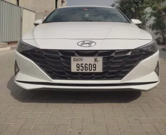 Noleggio auto Hyundai Elantra 2023 negli Emirati Arabi Uniti, con carburante Benzina e 147 cavalli di potenza ➤ A partire da 67 AED al giorno.
