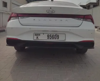 Vista frontale di un noleggio Hyundai Elantra a Dubai, Emirati Arabi Uniti ✓ Auto #13941. ✓ Cambio Automatico TM ✓ 0 recensioni.