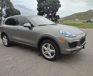 Noleggio Porsche Cayenne. Auto Premium, Lusso, SUV per il noleggio in Georgia ✓ Cauzione di Senza deposito ✓ Opzioni assicurative RCT, CDW, SCDW, FDW, Passeggeri, Furto, Senza deposito.