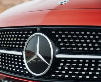 Motore Benzina da 3,0L di Mercedes-Benz E-Class Cabrio 2023 per il noleggio ad Alicante.